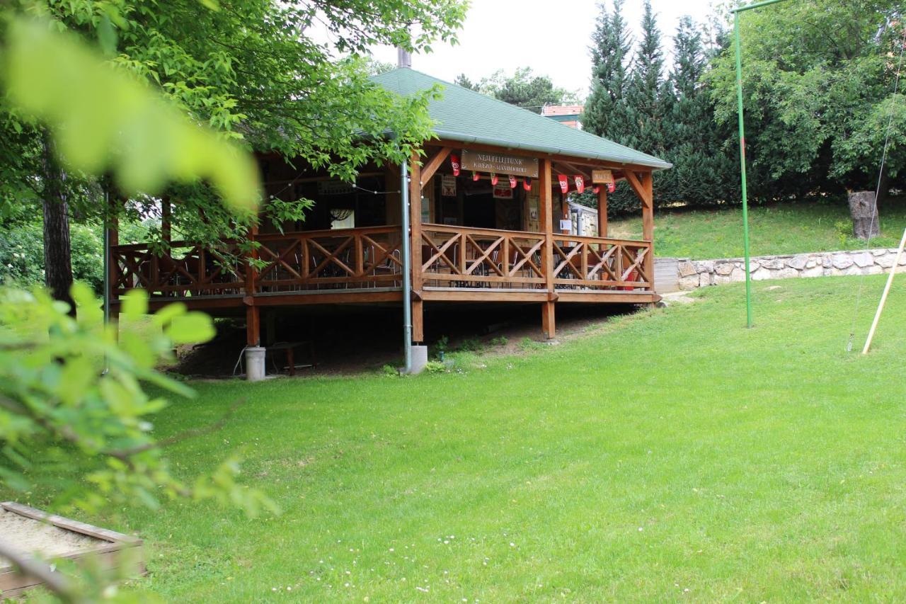Isztimér Nagy-Magyarorszag Park Bed & Breakfast エクステリア 写真