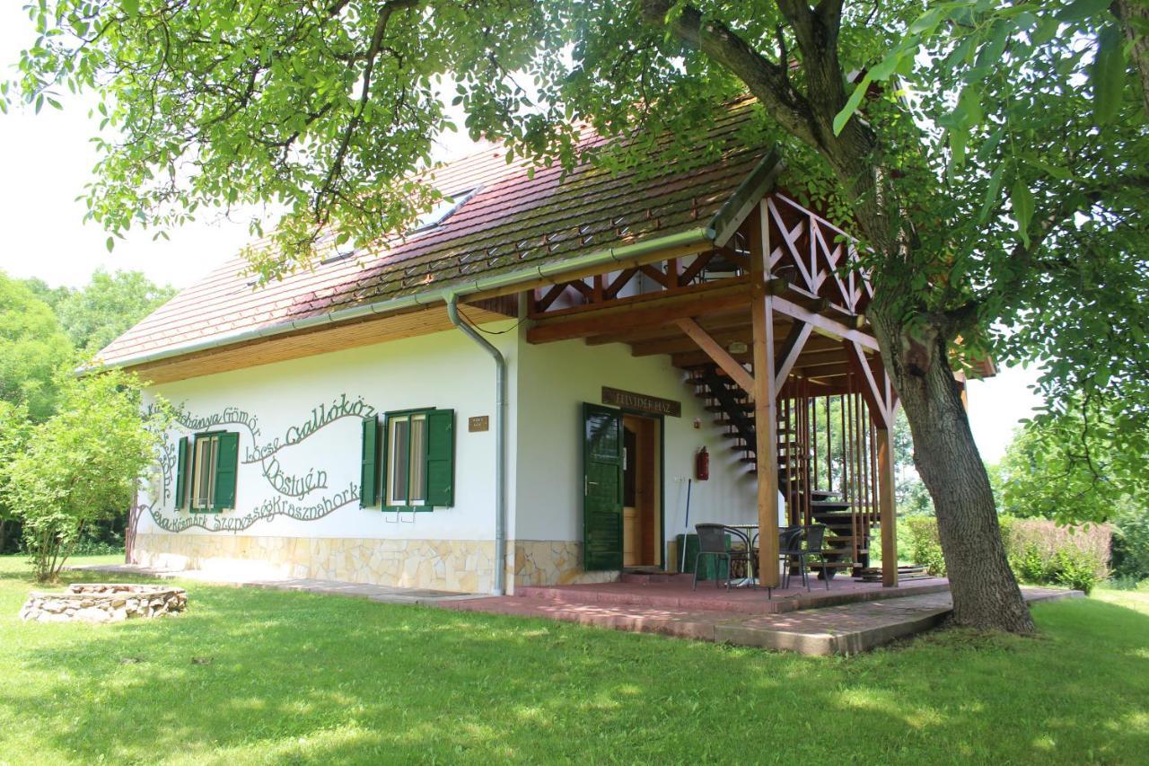 Isztimér Nagy-Magyarorszag Park Bed & Breakfast エクステリア 写真