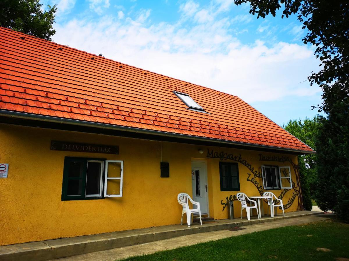 Isztimér Nagy-Magyarorszag Park Bed & Breakfast エクステリア 写真