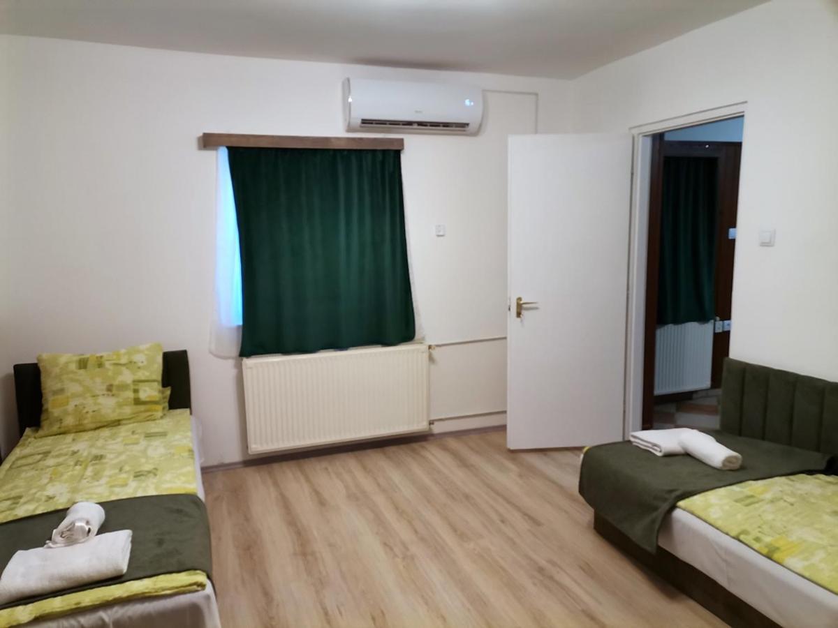 Isztimér Nagy-Magyarorszag Park Bed & Breakfast エクステリア 写真